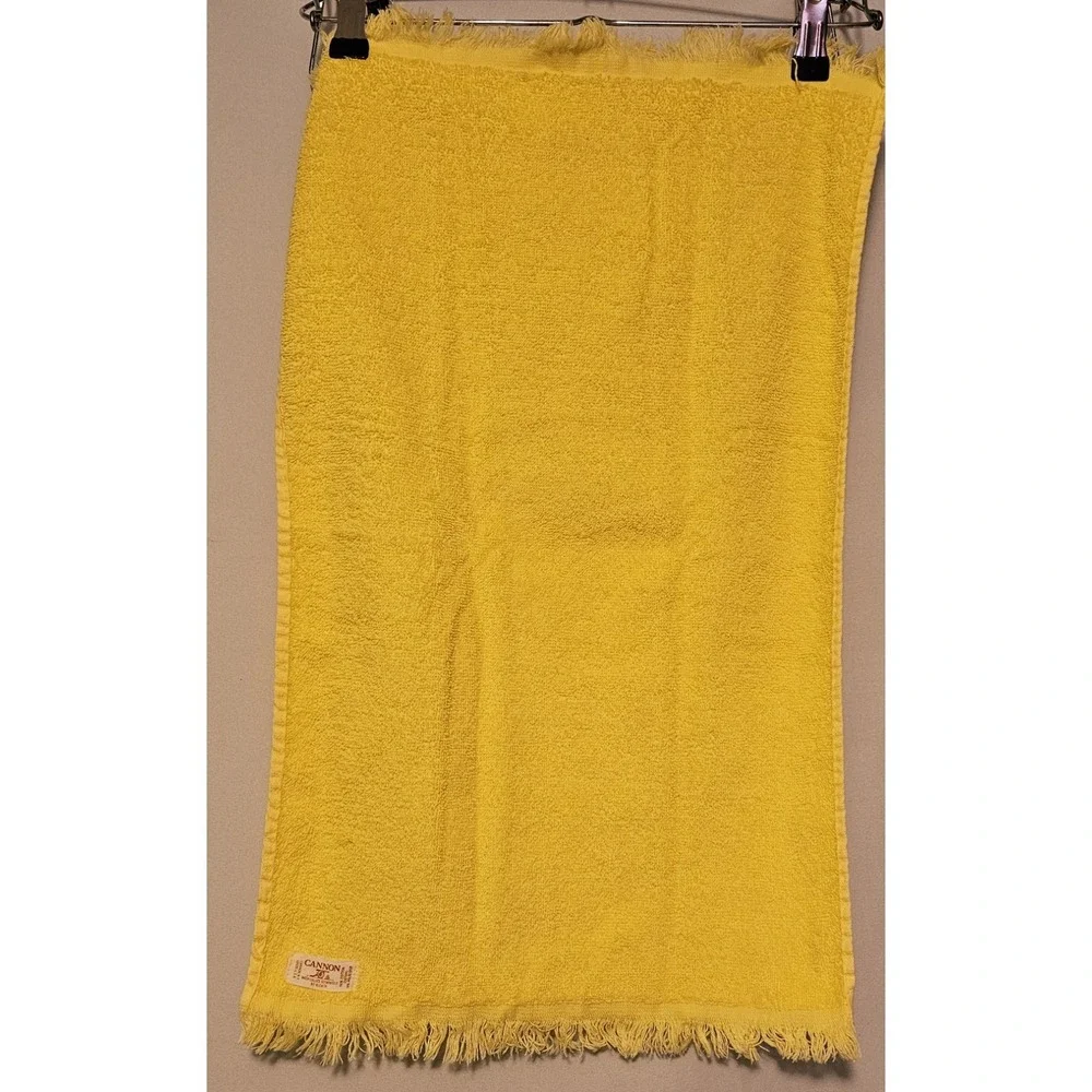 Vintage 1970/1980 Set Of 4 Cannon Bright Yellow Hand Towels With Fringe USA
